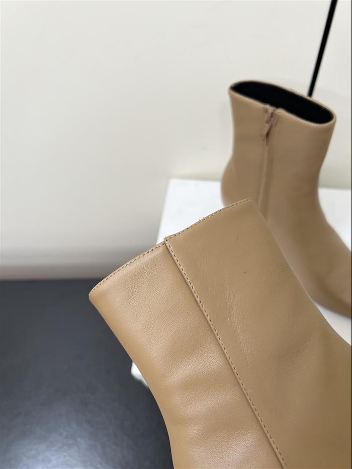 20251128174315213 370